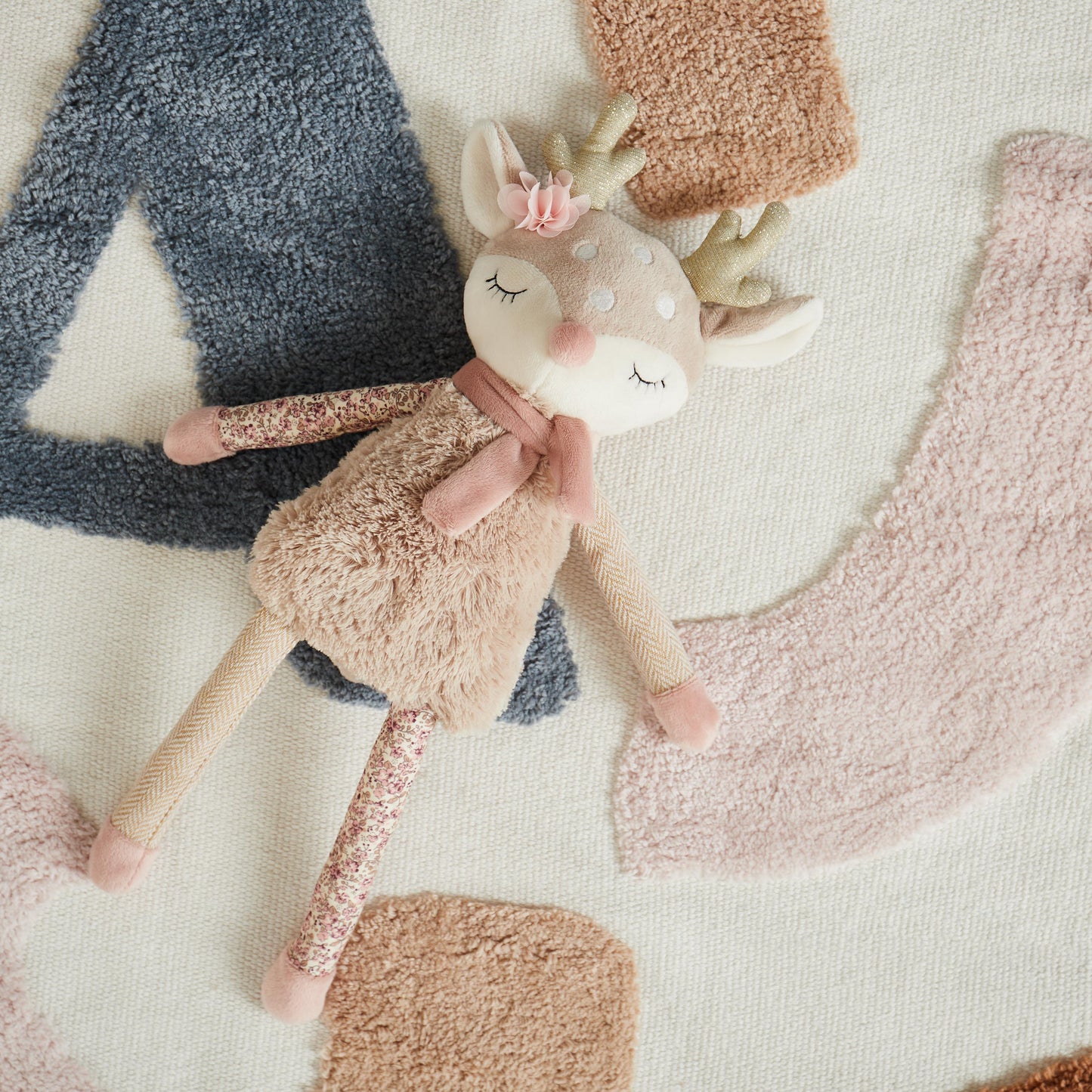 Reh Ella – Kuscheltier & Greifspielzeug für Babys