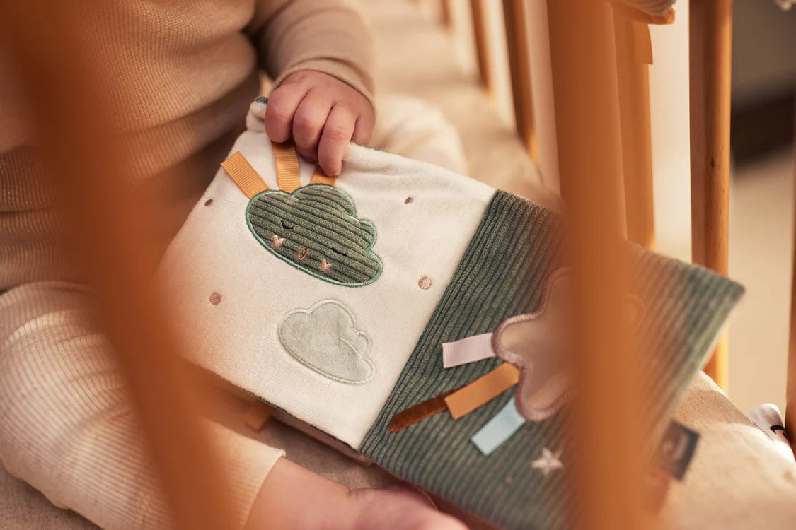 Zauberhaftes Aktivitätenbuch Lovely Birds – Knistern, Fühlen & Entdecken für Babys ab 3 Monaten