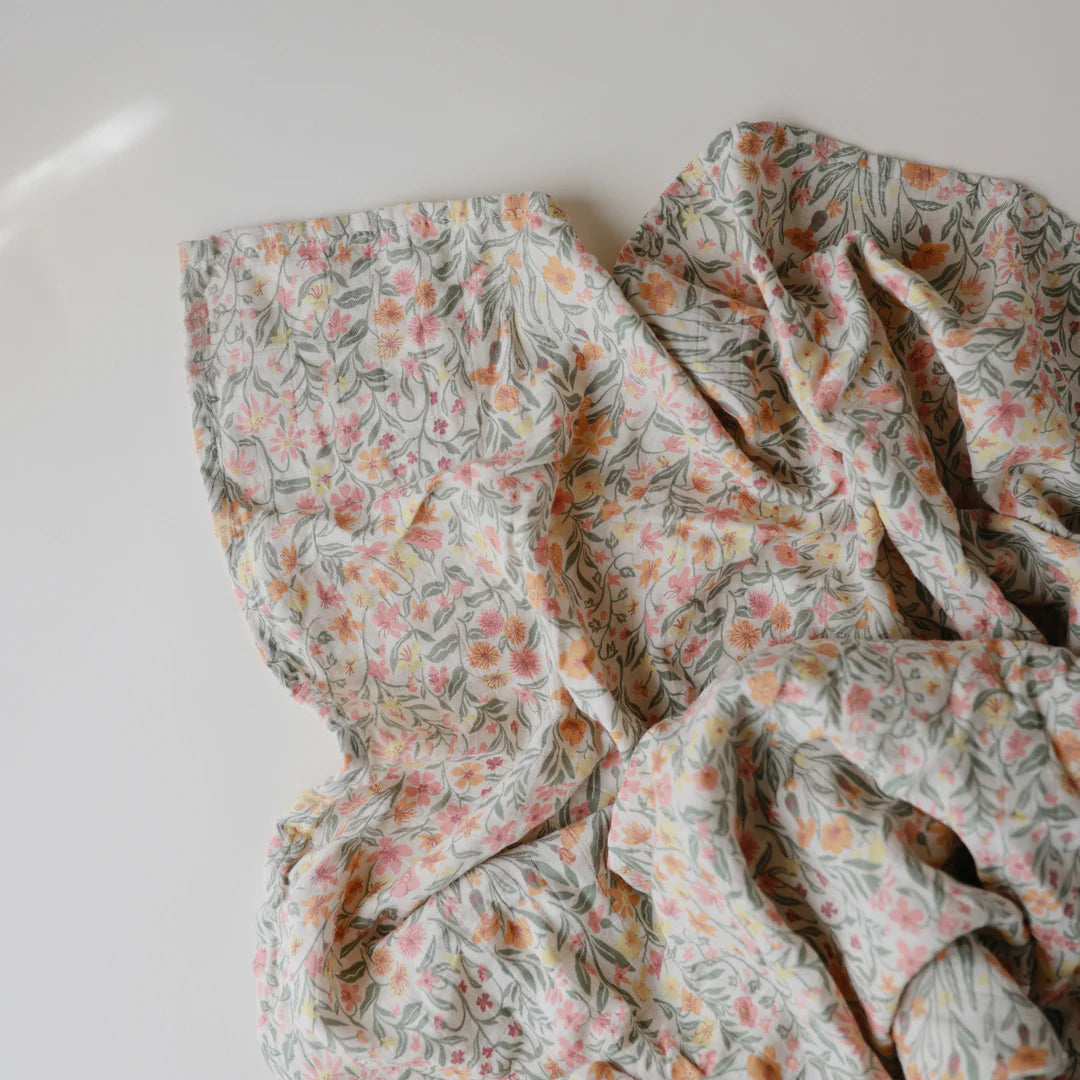 Swaddle aus Bio-Baumwolle – vielseitige Puckdecke - Blumenmuster