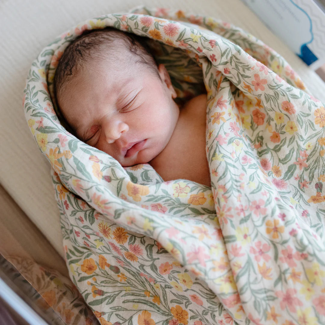 Swaddle aus Bio-Baumwolle – vielseitige Puckdecke - Blumenmuster