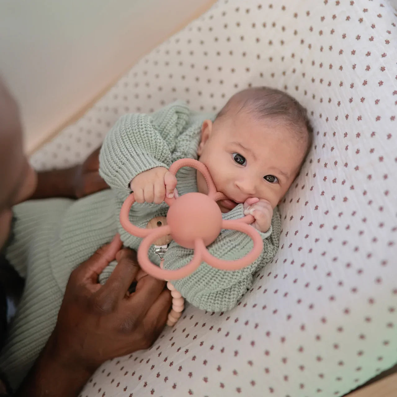 2-in-1 Blümchen Rassel und Beißring für Babys